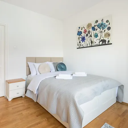 Mysliborska 2-bedroom * Warsaw